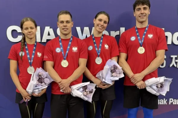 Srebrny medal MŚ w pływaniu w płetwach dla Polaków z Gminy Szamocin