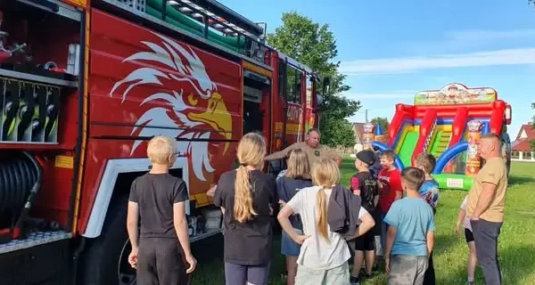 Piknik klasy 3a w Sokołowie Budzyńskim – gry, zabawy i niespodzianki