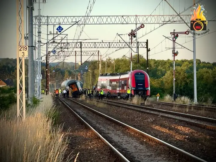 Poważne zderzenie dwóch pociągów w Białośliwiu. 11 osób poszkodowanych
