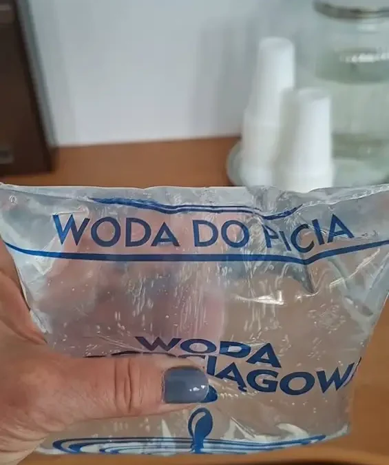 Podczas upałów pij wodę – Miejskie Wodociągi w Chodzieży zapraszają do punktu z wodą pitną