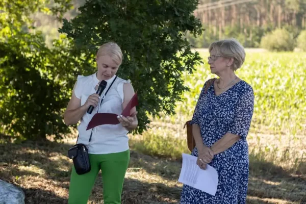 350-letni dąb w Kąkolewicach otrzymał imię Józef. To hołd dla leśnika z Piły