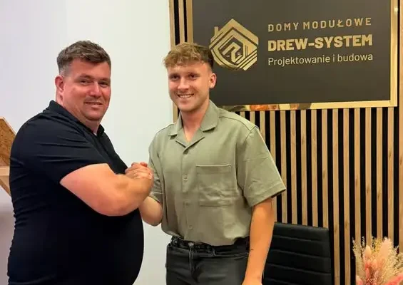 Mikołaj Budzisławski i Mikołaj Dorna z kontraktami sponsorskim od DREW-SYSTEM