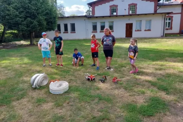 Dzieci z DDP uczyły się pierwszej pomocy w letni dzień