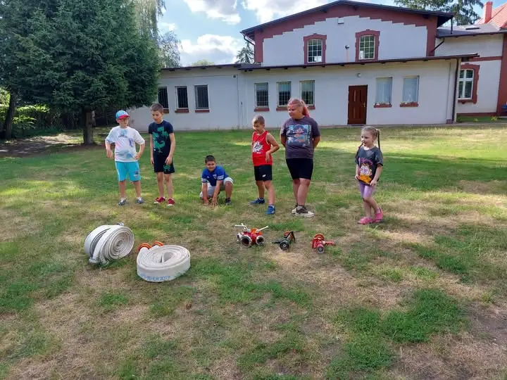 Dzieci z DDP uczyły się pierwszej pomocy w letni dzień