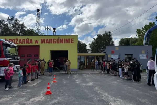 Strażacka gra miejska dla uczestników obozu z Gminy Mszana Dolna