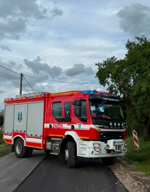 Lądowanie śmigłowca LPR w Klaudii – strażacy zabezpieczali miejsce