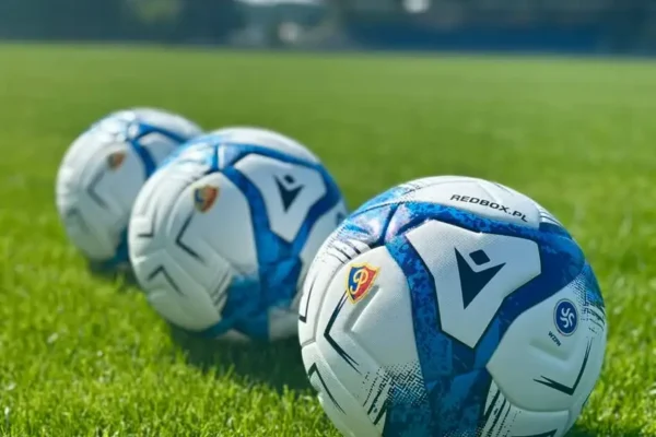 IV liga 2026/2027: Oficjalne piłki Macron Tsunami już dotarły