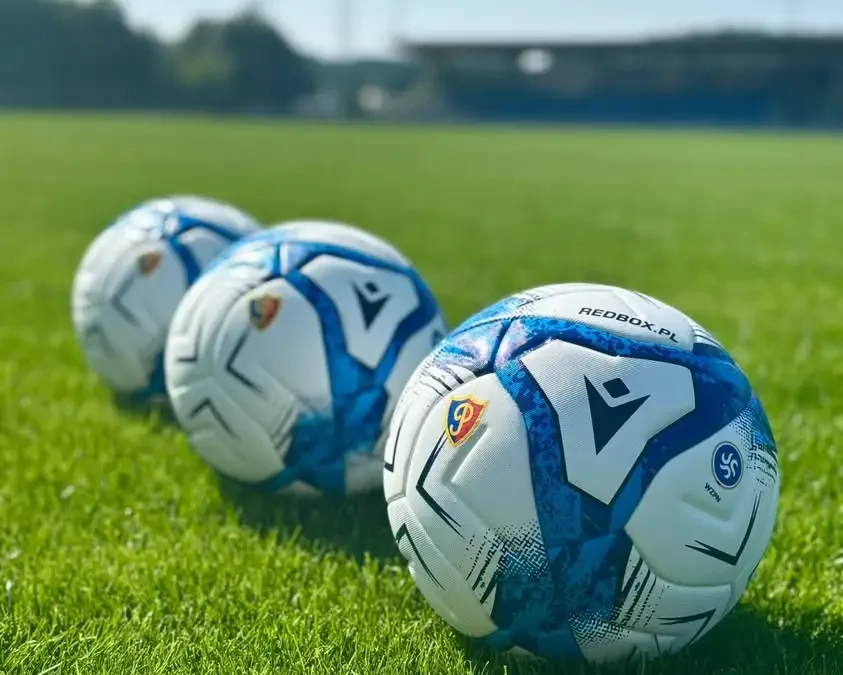 IV liga 2026/2027: Oficjalne piłki Macron Tsunami już dotarły
