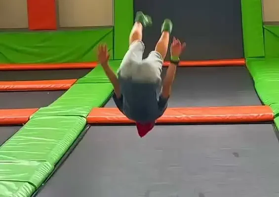 Półkoloniści z Gminy Ślesin aktywnie spędzili czas w Jump Arenie