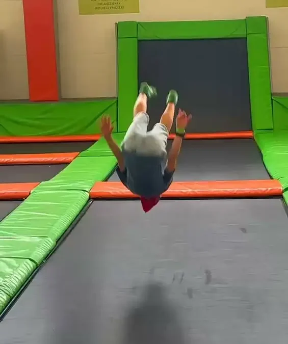 Półkoloniści z Gminy Ślesin aktywnie spędzili czas w Jump Arenie
