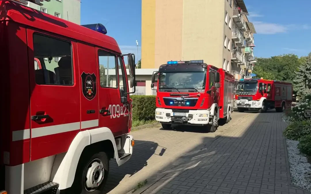Interwencja strażaków w Chodzieży: podejrzenie zagrożenia w mieszkaniu starszej kobiety