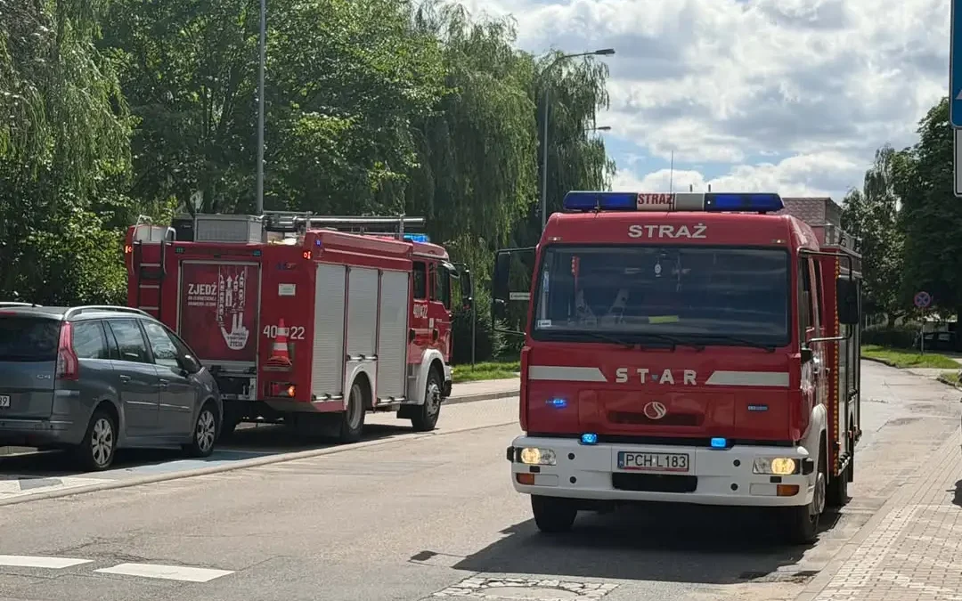 Czujka czadu uruchomiła się w Chodzieży. Strażacy sprawdzili mieszkanie
