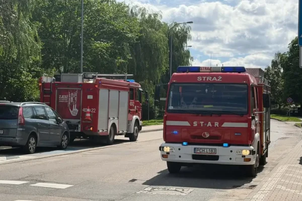 Czujka czadu uruchomiła się w Chodzieży. Strażacy sprawdzili mieszkanie