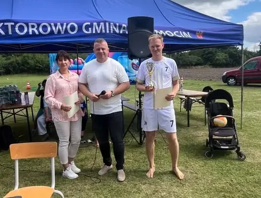 Turniej siatkówki w Jaktorowie: sportowa rywalizacja i integracja lokalnej społeczności