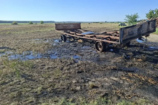 Pożar przyczepy ze słomą w Dziewokluczu – interwencja strażaków