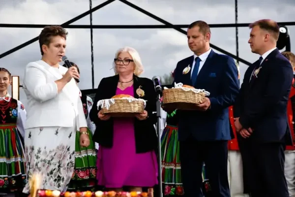 Dożynki powiatowo-gminne w Zacharzynie: święto plonów i lokalnej wspólnoty