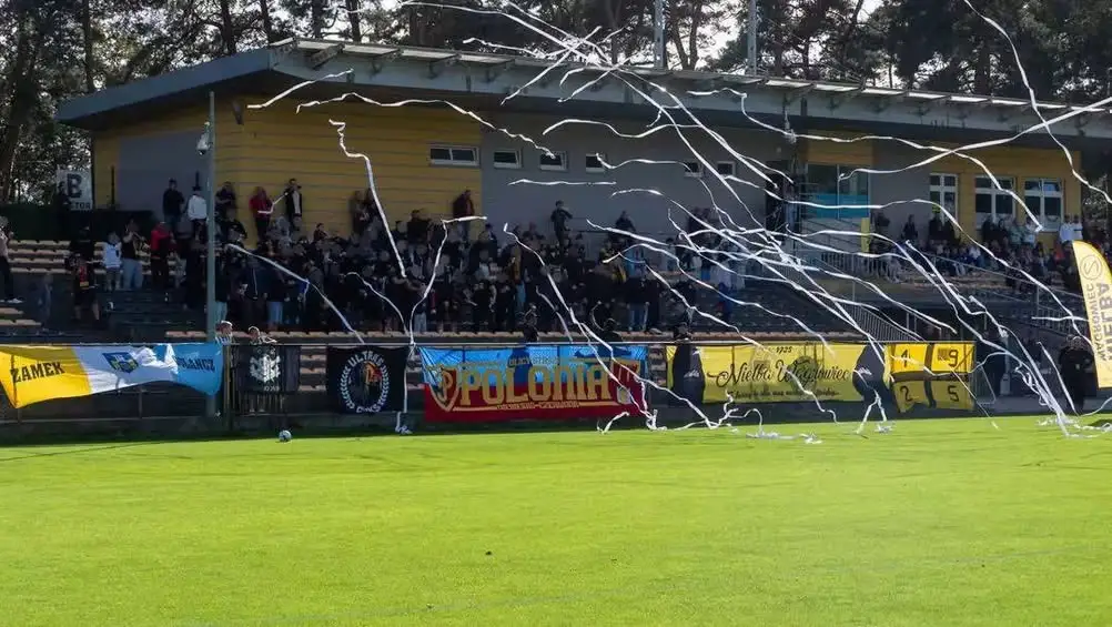 Kibice Polonii Chodzież i Nielby Wągrowiec połączyli siły. Efekt? Wygrana 3:0 i wspólny młyn
