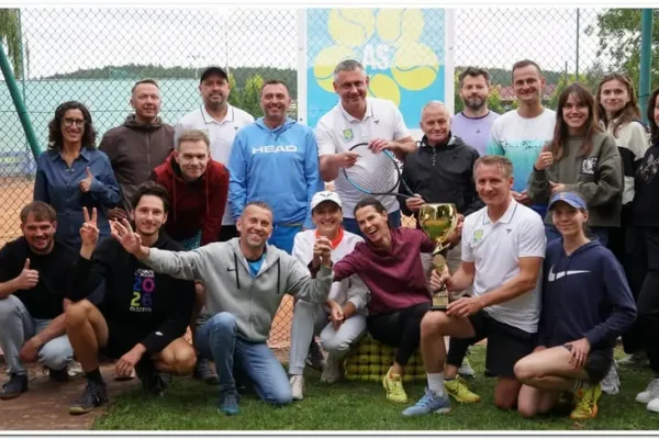 Gmina Budzyń z pucharem za wspieranie sportu i planami na kryty kort tenisowy