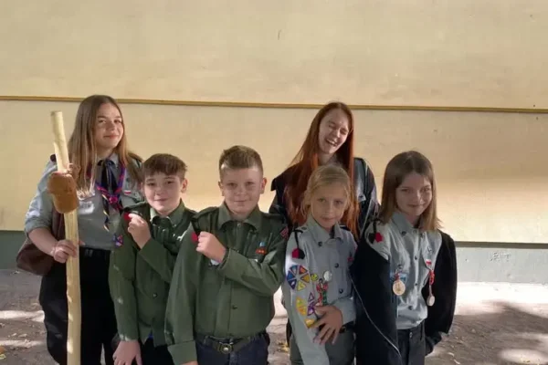 Chodziescy harcerze i zuchy przeszli do nowych drużyn – wzruszające pożegnania i nowe wyzwania