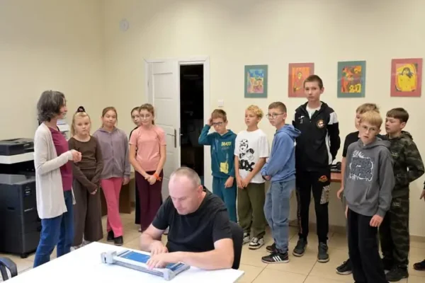Uczniowie z Lipin odwiedzili Warsztat Terapii Zajęciowej w Chodzieży