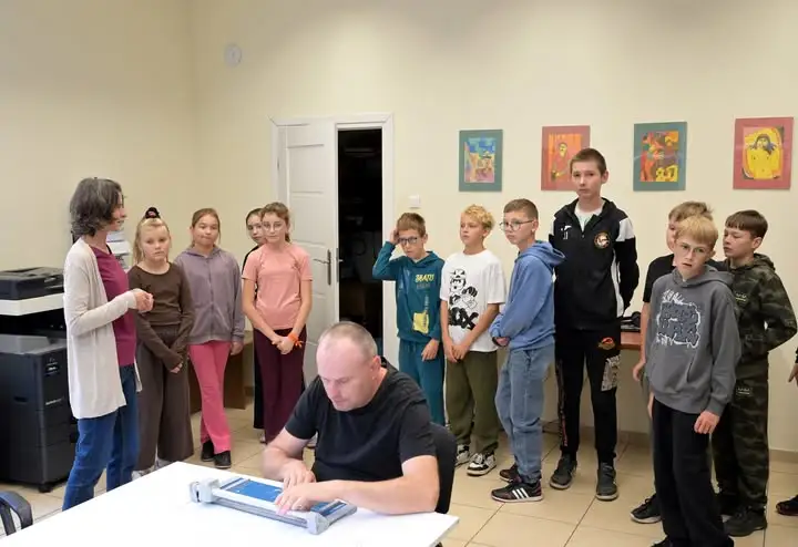Uczniowie z Lipin odwiedzili Warsztat Terapii Zajęciowej w Chodzieży