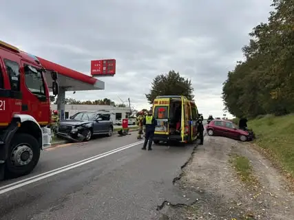 Wypadek drogowy na ul. Poznańskiej w Margoninie – interweniowały służby ratunkowe