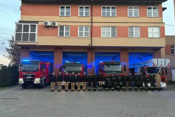 Powiat chodzieski: strażacy oddali hołd poległym kolegom z Niska