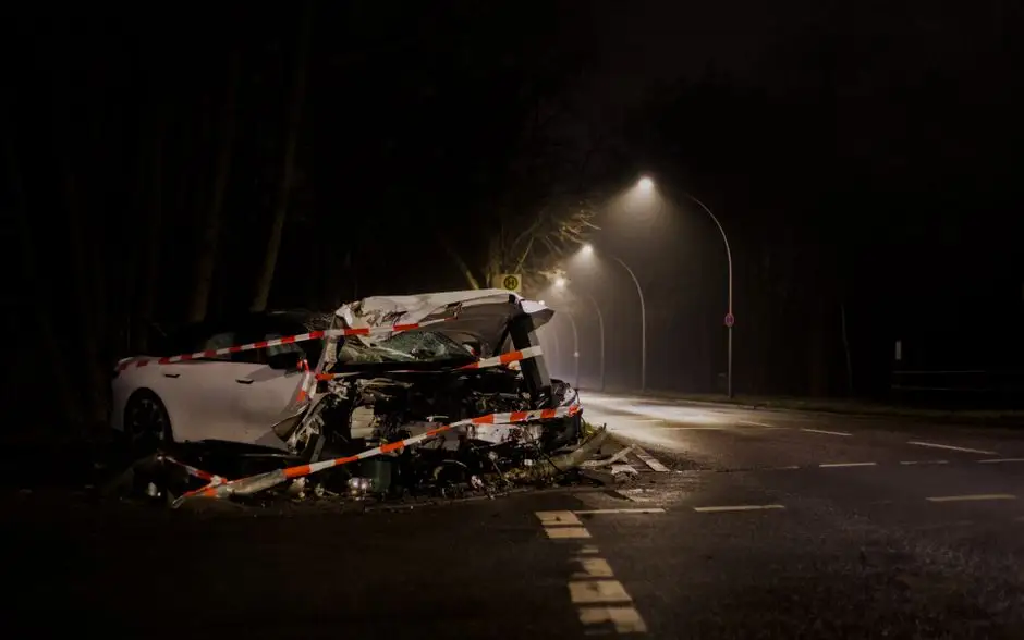 16-latek z powiatu chodzieskiego prowadził po alkoholu i doprowadził do dachowania